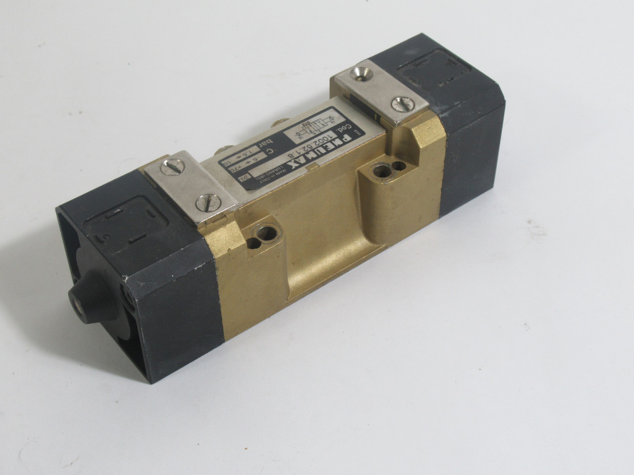 Pneumax 1002.52.1.8 Double Pilot Valve 5/2 Way 1.5-10bar USED