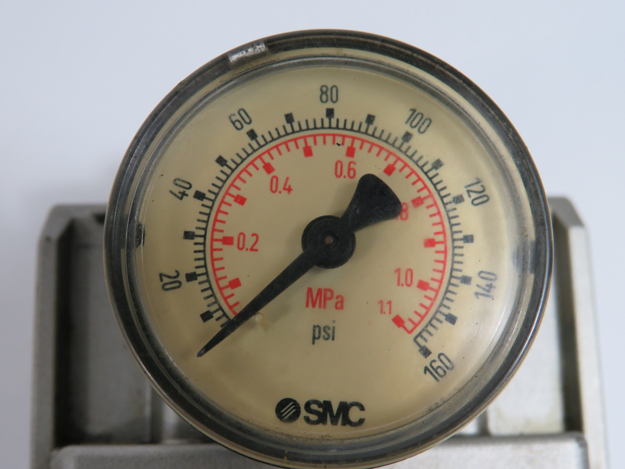 SMC NAR5000-N06 Pneumatic Valve Regulator 0.05-0.85MPa 3/4"NPT C/W Gauge USED