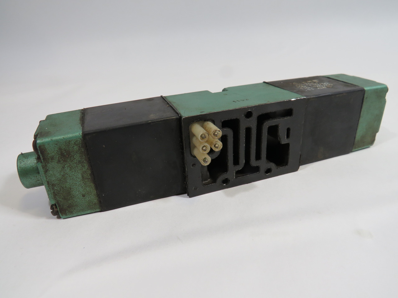 Numatics 152SS500K Solenoid Valve .11A 100-115V@50Hz 110-120@60Hz USED