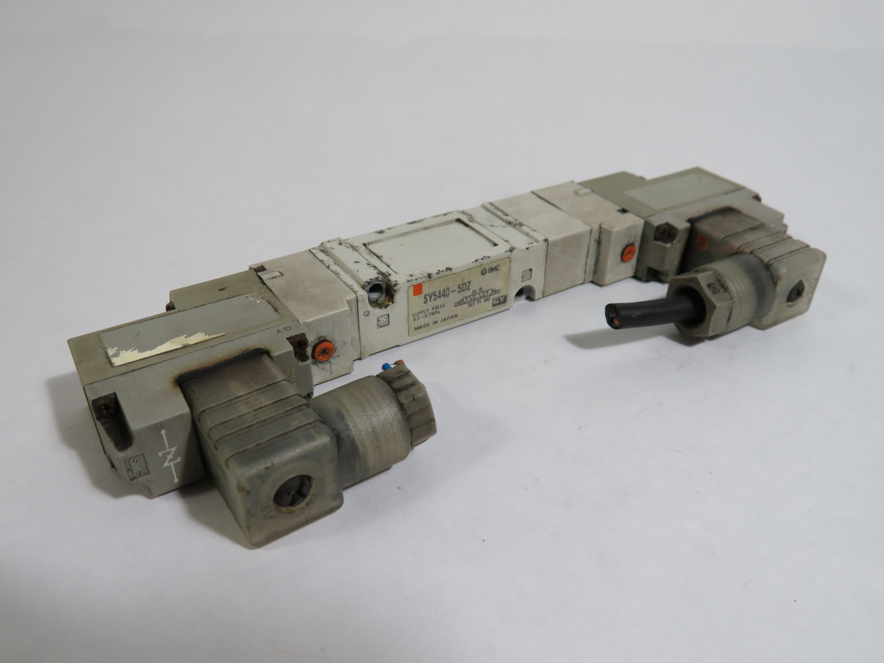 SMC SY5440-5DZ Solenoid Valve 24VDC 0.2-0.7MPa SHELF WEAR USED