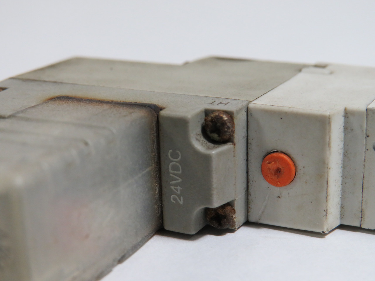SMC SY5140-5DZ Solenoid Valve 24VDC 0.15-0.7MPa SHELF WEAR USED