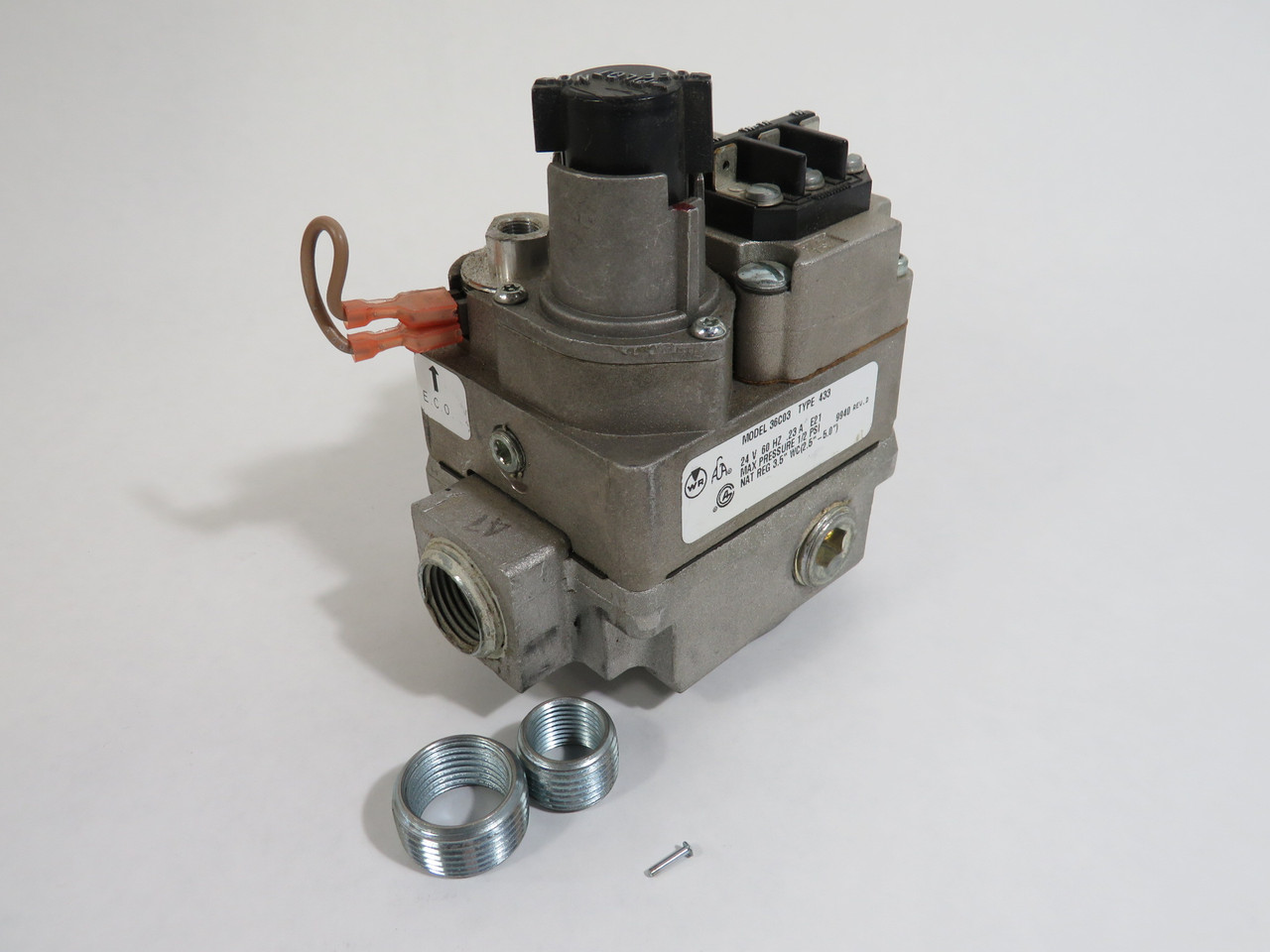Emerson White-Rodgers 36C03-433 Gas Valve 3/4" 24V 60Hz 0.23A 1/2pci ! NEW !