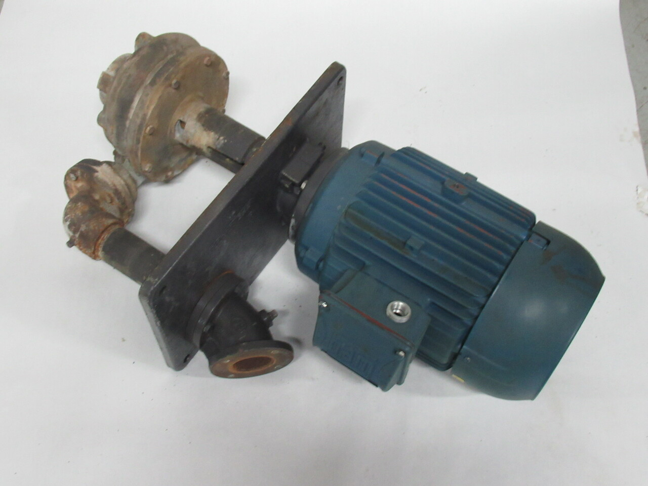 Proceco DAD891A Pump C/W Weg 15HP 3510RPM 575V 215TCZ TEFC 13.6A 3PH USED