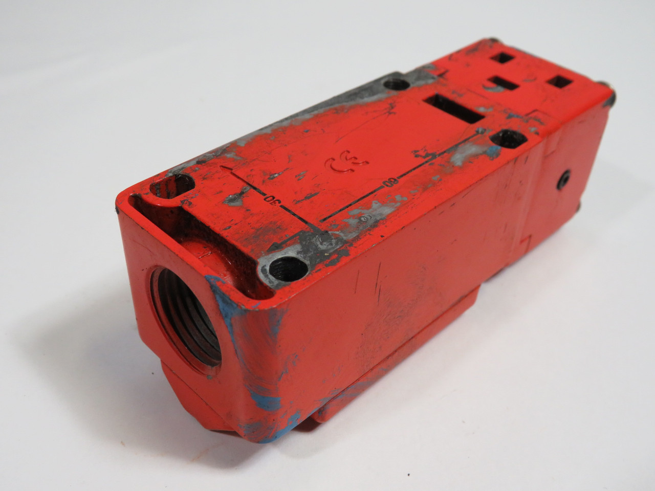 STI 44533-0160 Safety Switch 3NC 1NO 1/2 NPT T4011-031MF1N SHELF WEAR USED