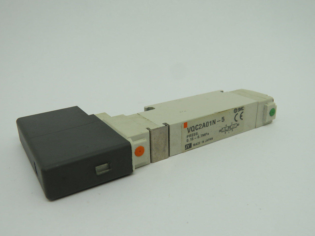 SMC VQC2A01N-5 Solenoid Valve 4-Position 3-Port 24VDC 0.15-0.7MPa RUST USED