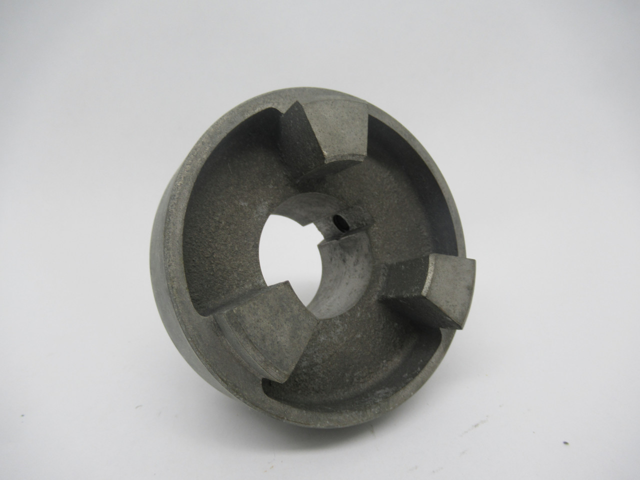 Magnaloy M40012012 Jaw Coupling Flange 1-5/8"B 3.98"OD 1.52"LTB 3/8"Keyway USED