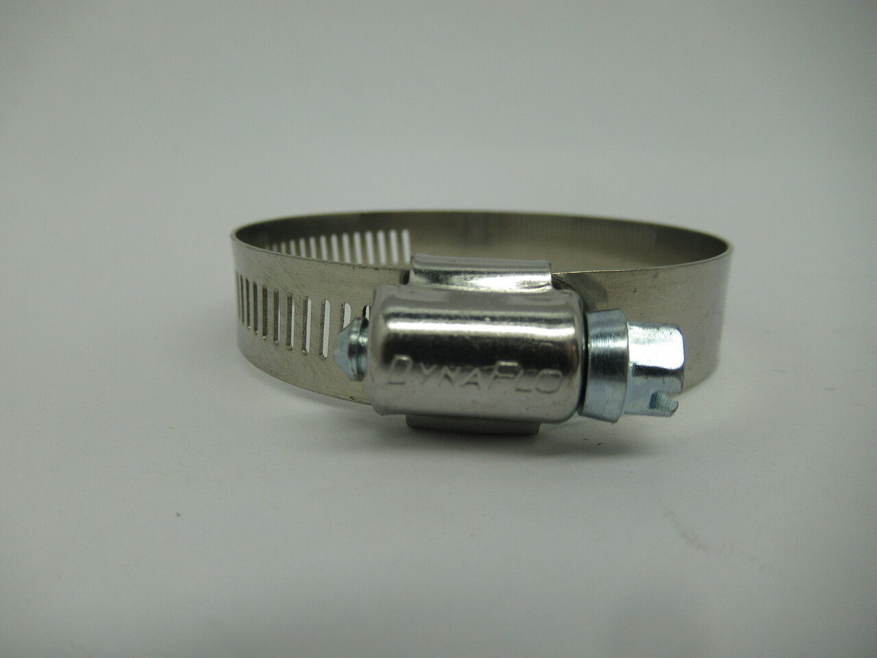 DynaFlo 32 2-1/2" Stainless Steel Worm Drive Clamp 38-64mm NOP