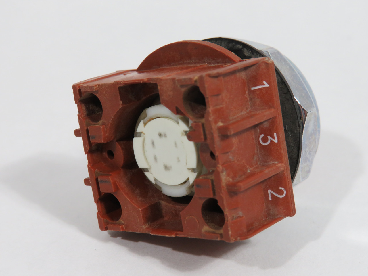 Siemens 3SB03-PFR Flush Push Button w/ Mounting Latch Red Cap 30mm USED