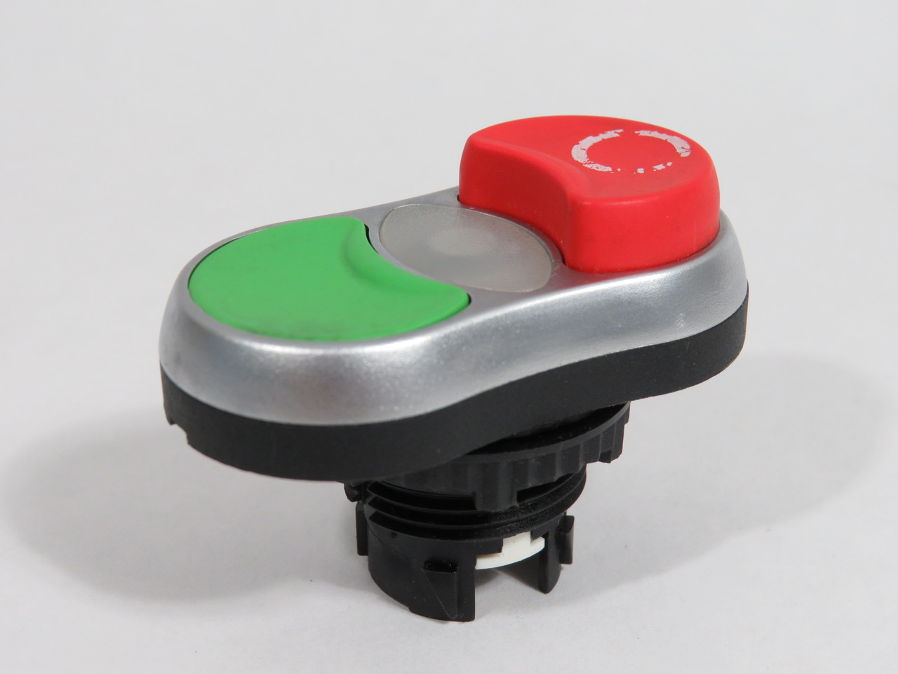 Baco L61QK21 Spring Return Flush-Projecting Push Button Green Red 22mm USED