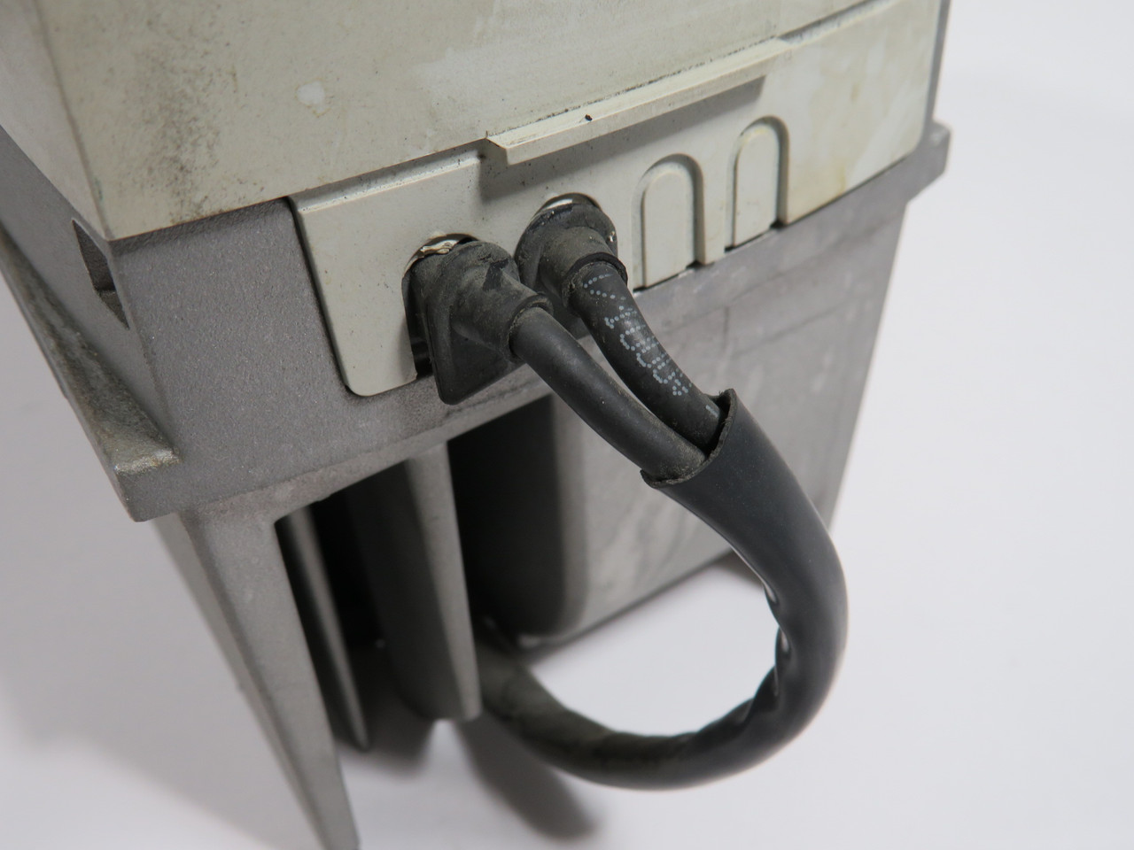 Control Techniques Emerson SP1402 Unidrive 2HP 3Ph 3.0/3.8A *Missing Cover* USED