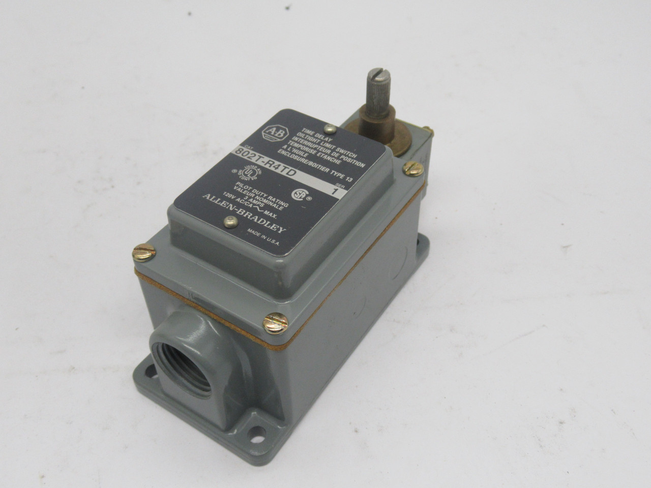 Allen-Bradley 802T-R4TD Limit Switch 3A 120VAC C/W Z24810 Operator Head NOP