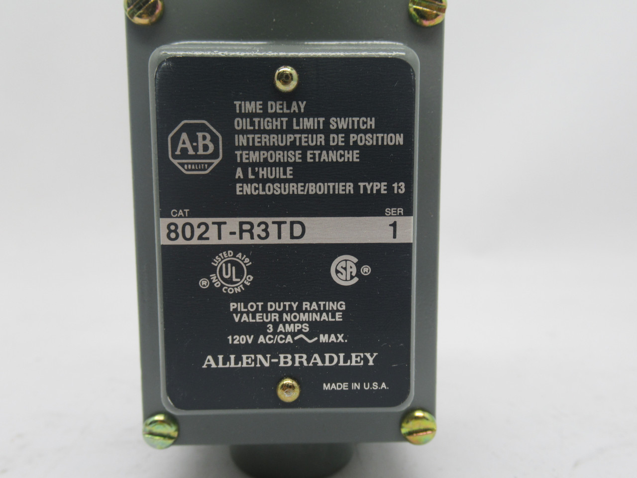 Allen-Bradley 802T-R3TD Limit Switch 3A 120VAC C/W Z-24808 Operating Head NEW