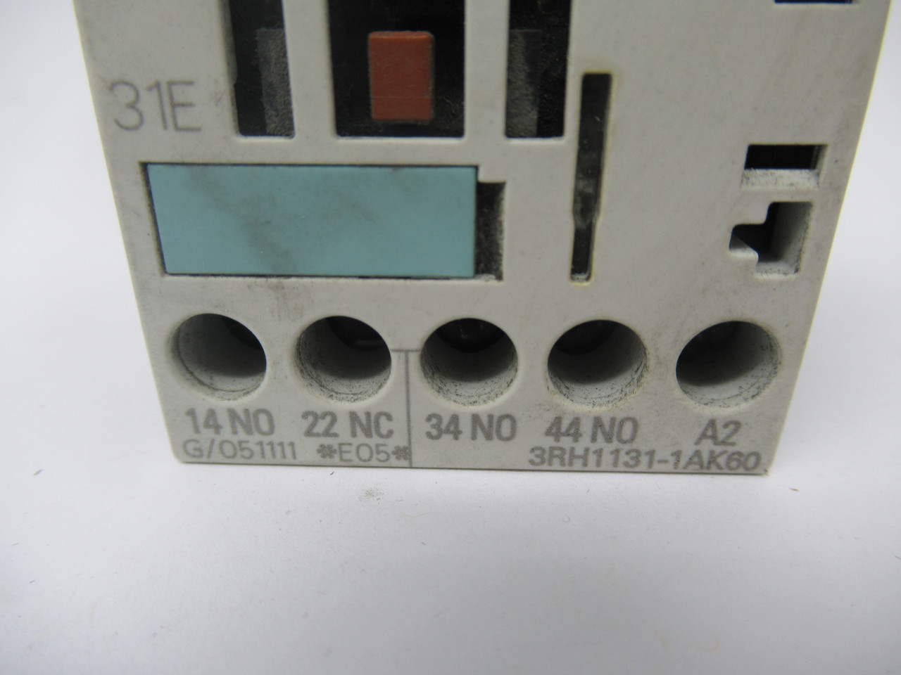 Siemens 3RH1131-1AK60 Control Relay 110/120 VAC Coil 50/60HZ 4 Pole 3NO/1NC USED