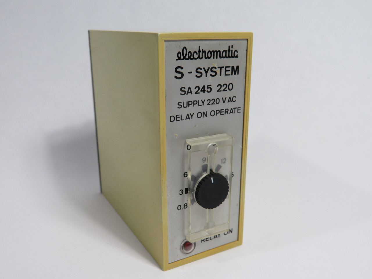 Electromatic SA24522018S Delay On Timer 0.8-18s 220V 11-Pin USED
