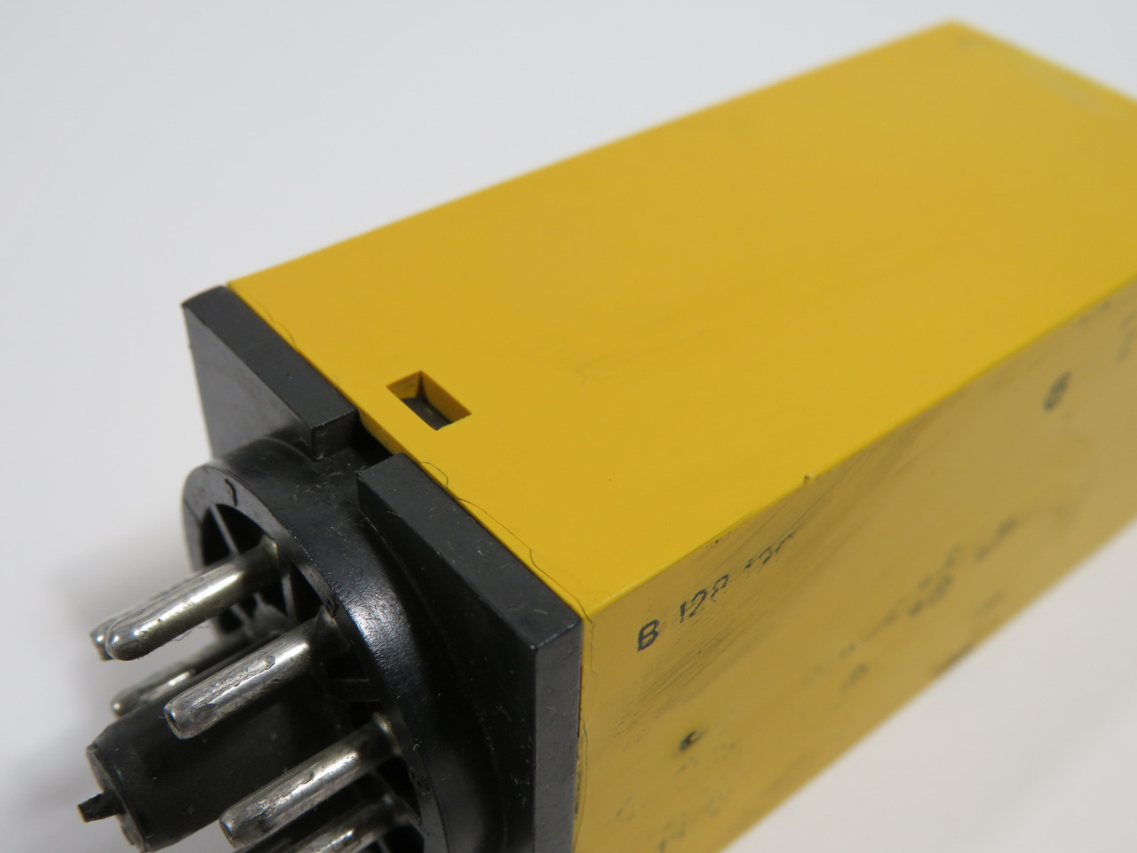 Electromatic B128120-006 Delay Off Scantimer 0.15-6s 120V 8-Pin SHELF WEAR USED