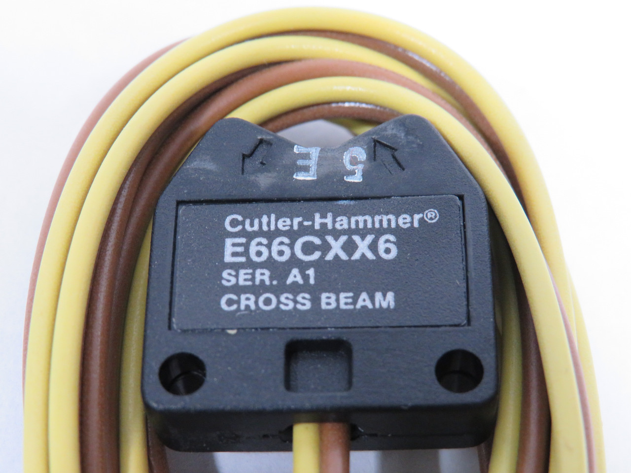 Eaton Cutler-Hammer E66CXX6 Cross Beam Photoelectric Sensor 8mm Distance NEW
