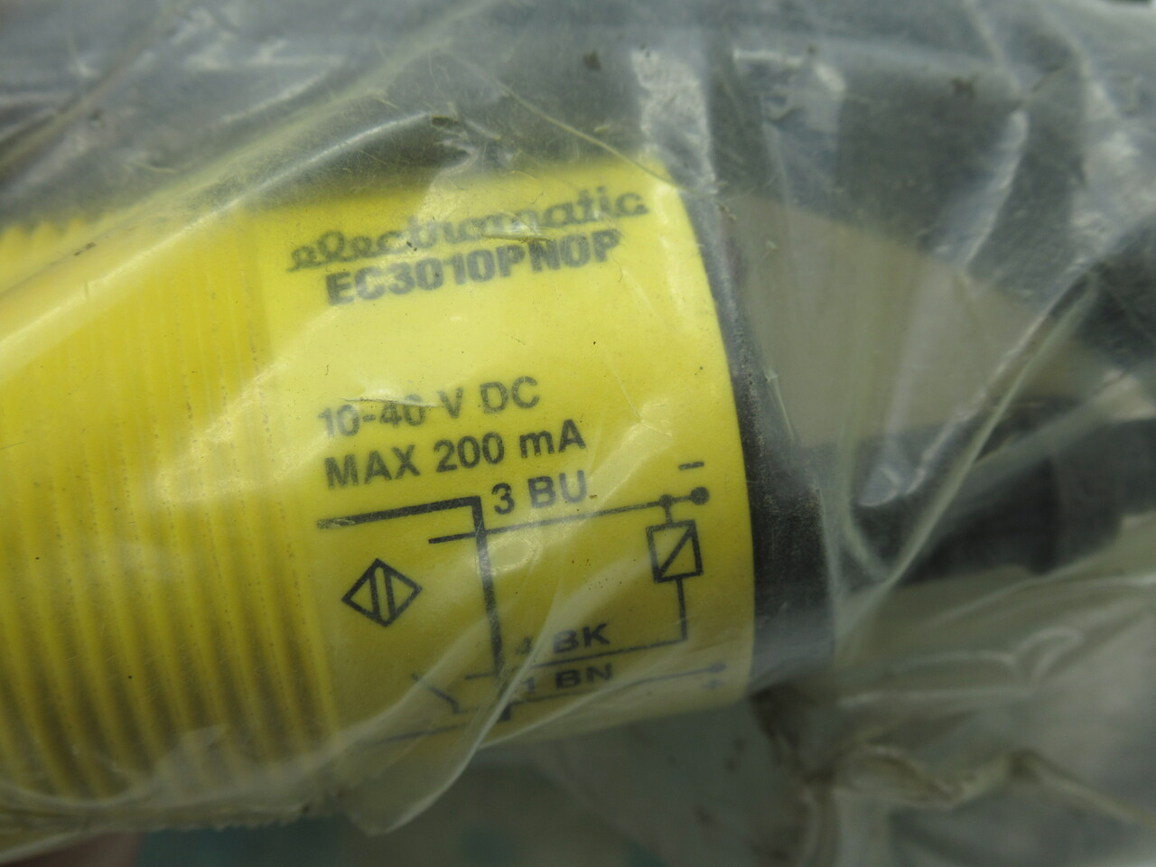 Electromatic EC3010PNOP Proximity Switch 200mA 10-40VDC *Damaged Label* NWB