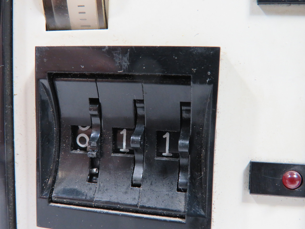 Eurotherm 918/SCT-SCT/J/0-799F/P10/A/X// Temperature Controller *Damage* AS IS