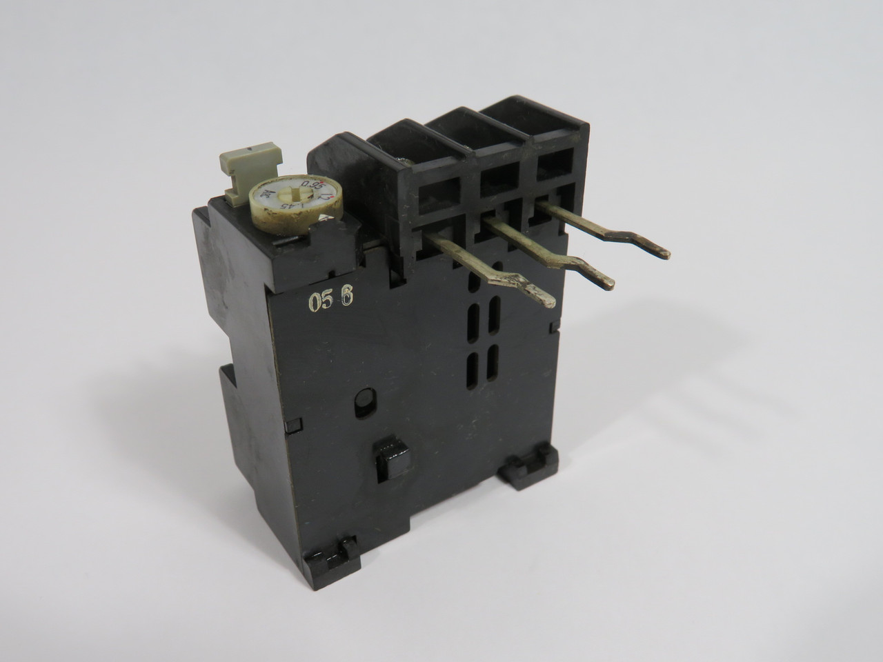 Fuji Electric TR-0 0.95-1.45 Overload Relay 0.95-1.45A *Missing Hardware* USED