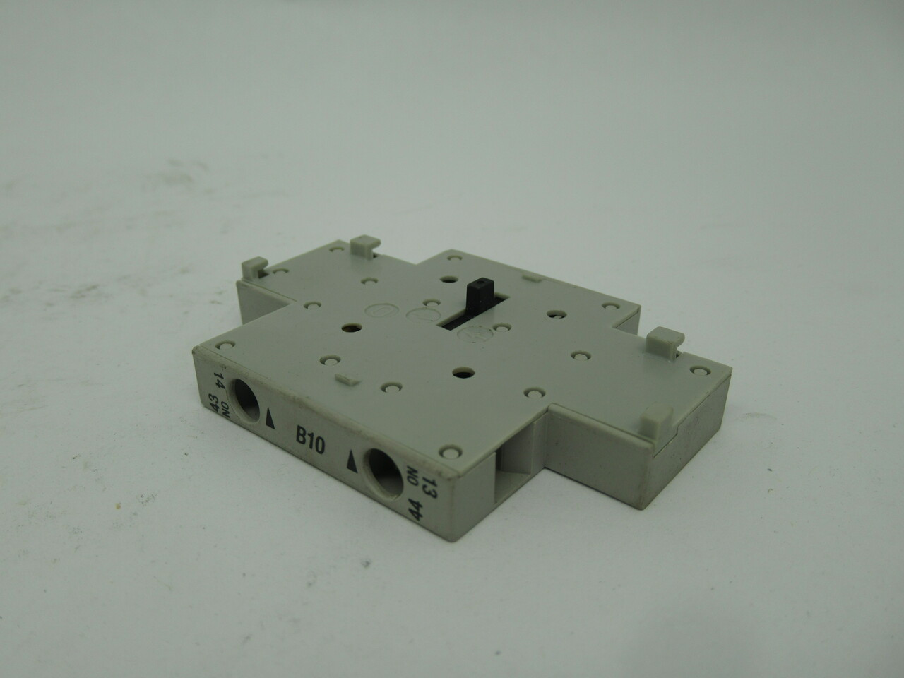 Allen-Bradley 100-SB10 Auxiliary Contact Block Ser A 1NO 10A 690V SHELF WEAR NOP