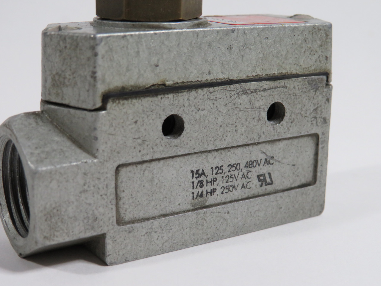 Burgess C6CTQRMS Limit Switch 125/250/480V 15A w/ Roller Operator USED