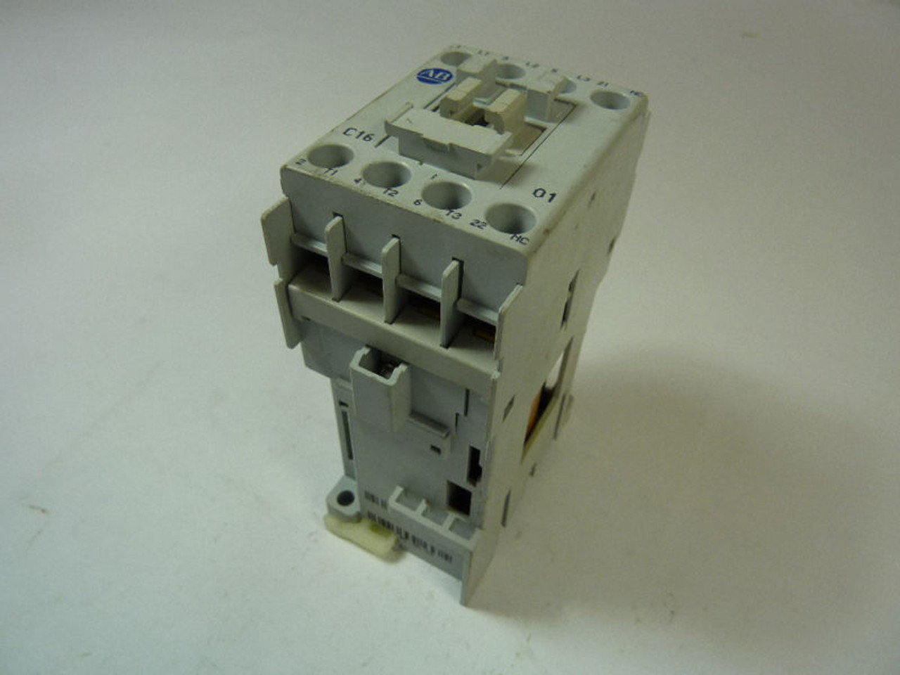 Allen-Bradley 100-C16ZJ01 Contactor 16 Amp 24VDC USED