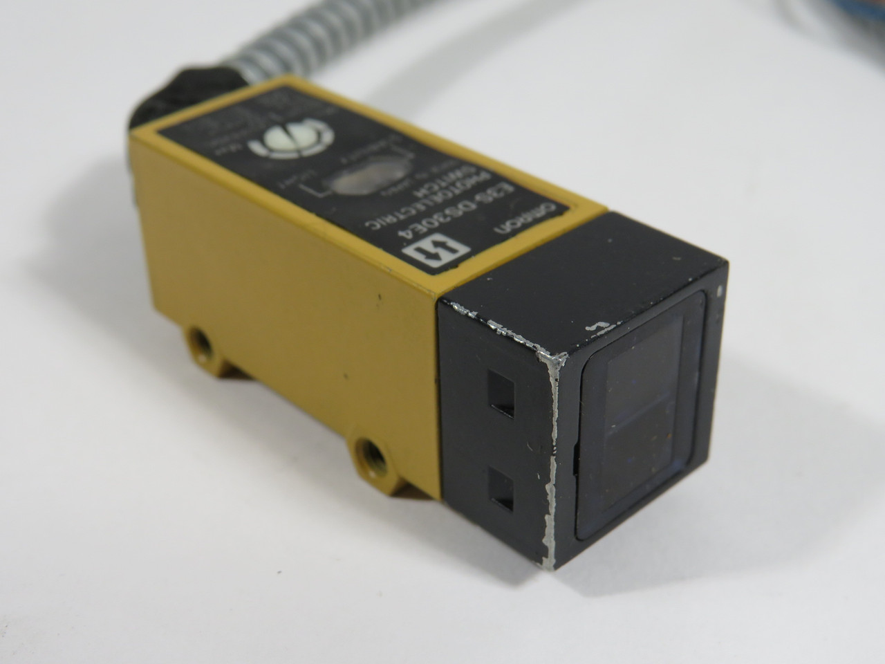 Omron E3S-DS30E4 Photoelectric Switch 12-24VDC 50mA 30cm Sensing *Repaired* USED