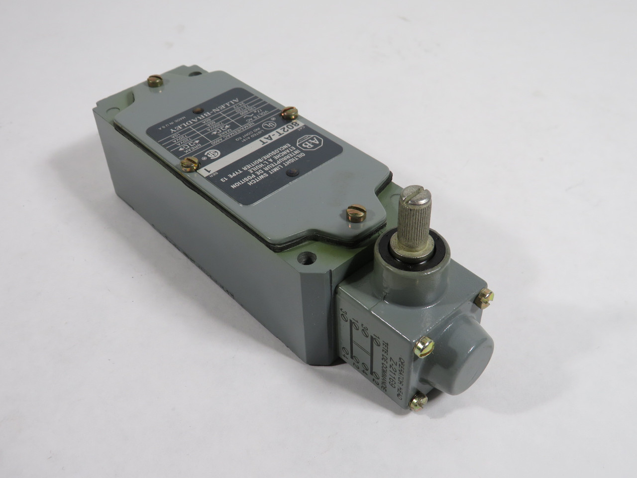 Allen-Bradley 802T-AT Series 1 Limit Switch C/W Z-21169 Operating Head NEW