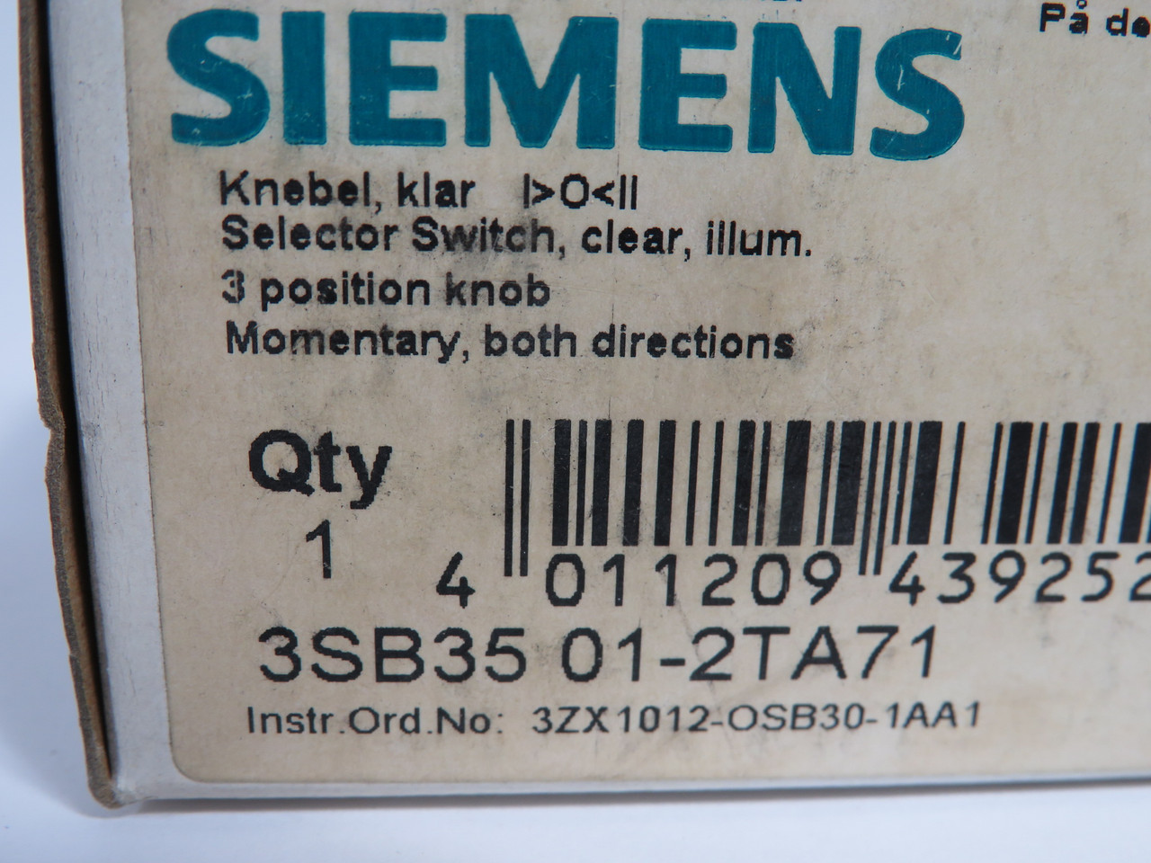 Siemens 3SB3501-2TA71 Illuminated Selector Switch 3-Position Momentary Clear NEW