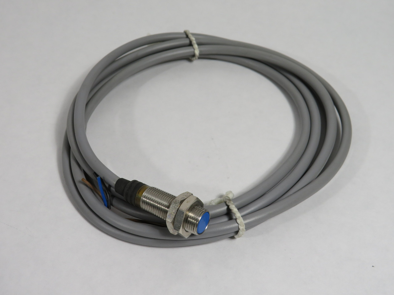 Electromatic EI1202PPOS Proximity Switch 10-40VDC 0.2A 2mm *Open Bag* NWB