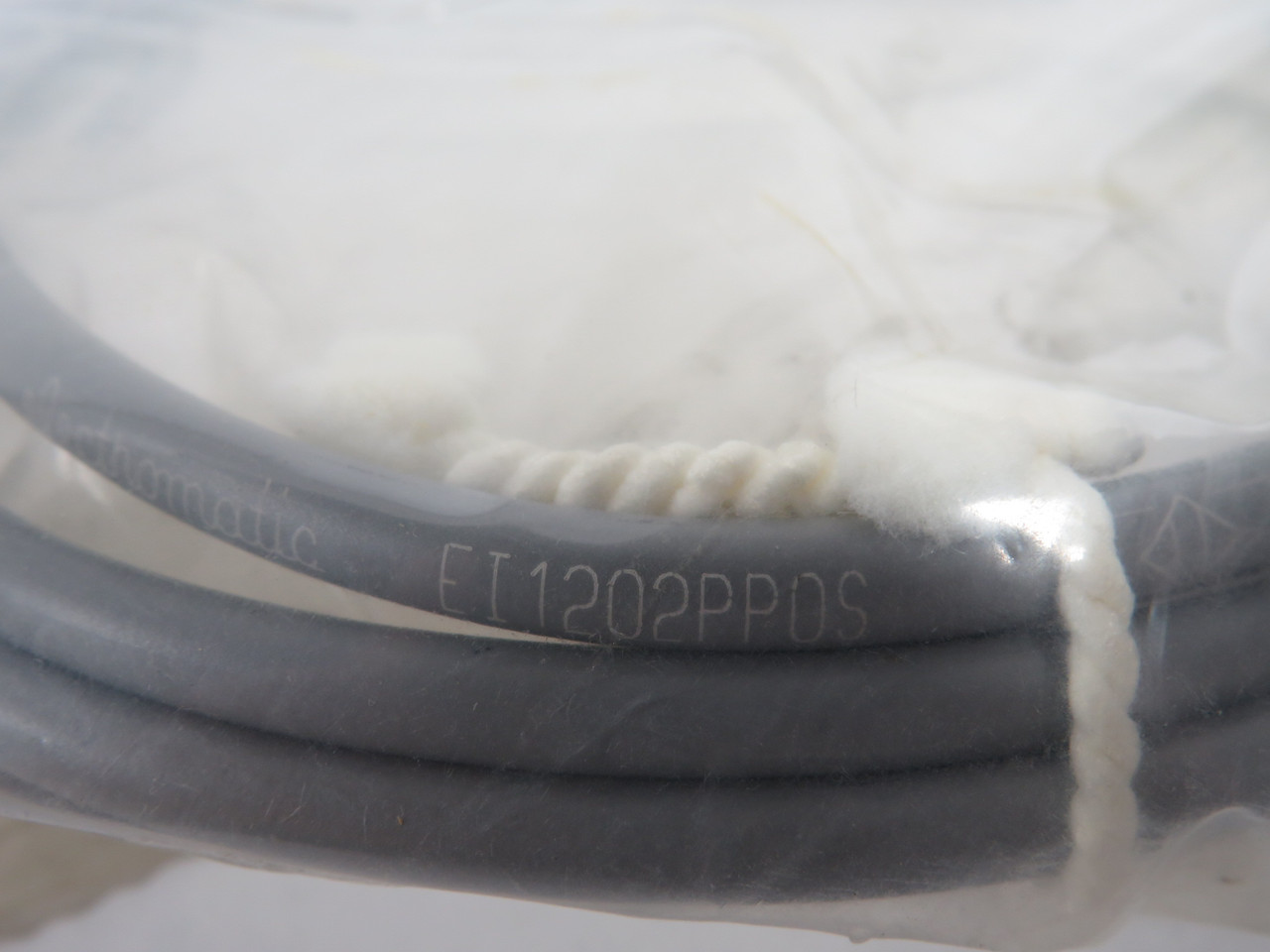 Electromatic EI1202PPOS Proximity Switch 10-40VDC 0.2A 2mm Distance NWB
