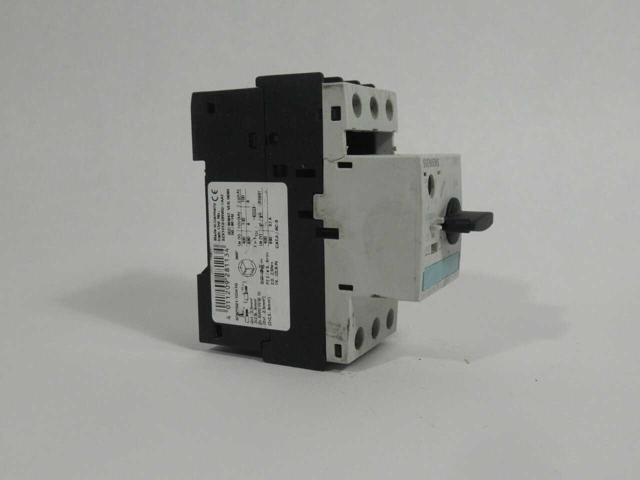 Siemens 3RV1021-1DA10 Circuit Breaker 2.2-3.2A 690VAC MISSING PLASTIC COVER USED
