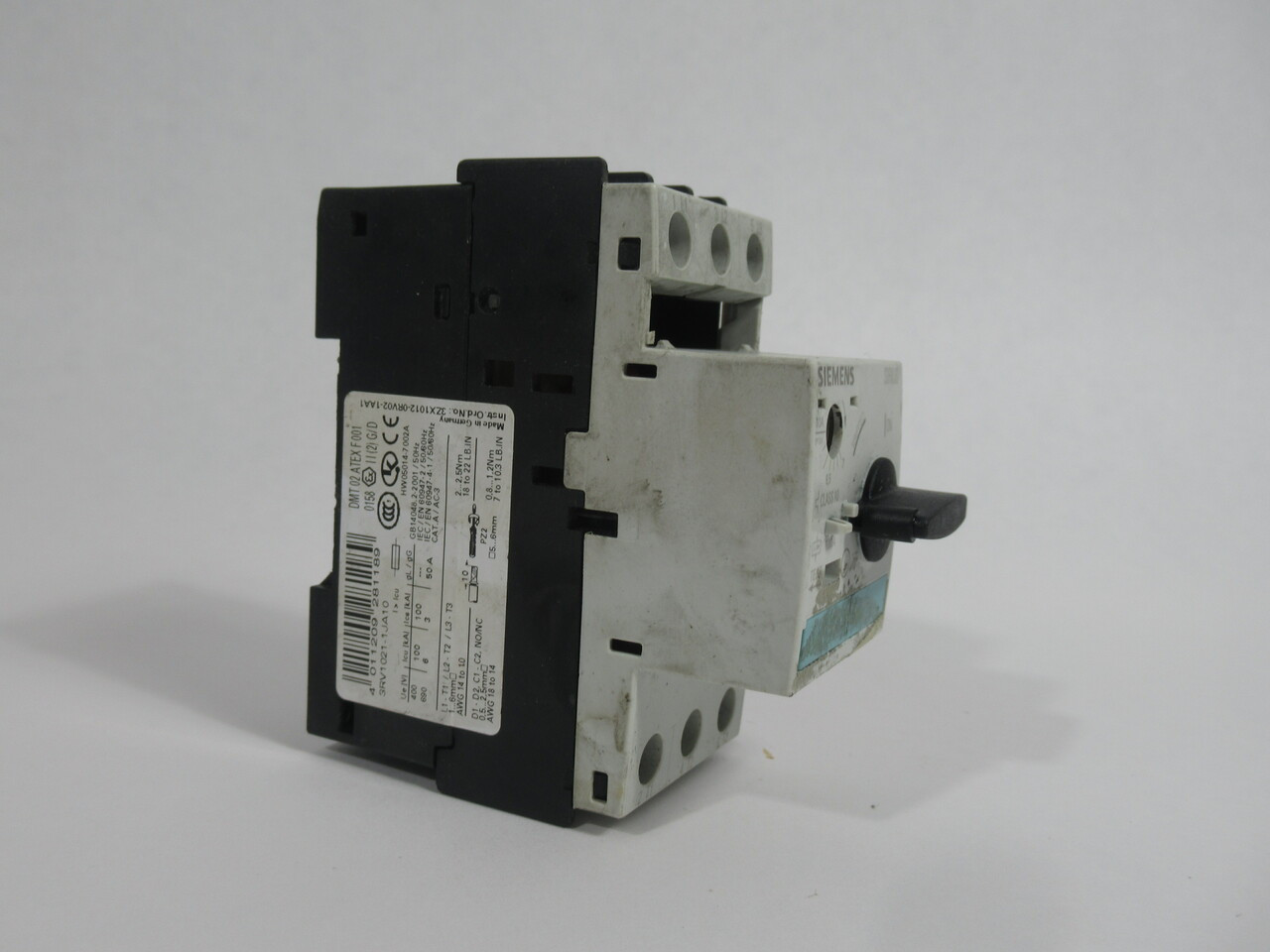 Siemens 3RV1021-1JA10 Circuit Breaker 7-10A 690VAC MISSING PLASTIC COVER USED