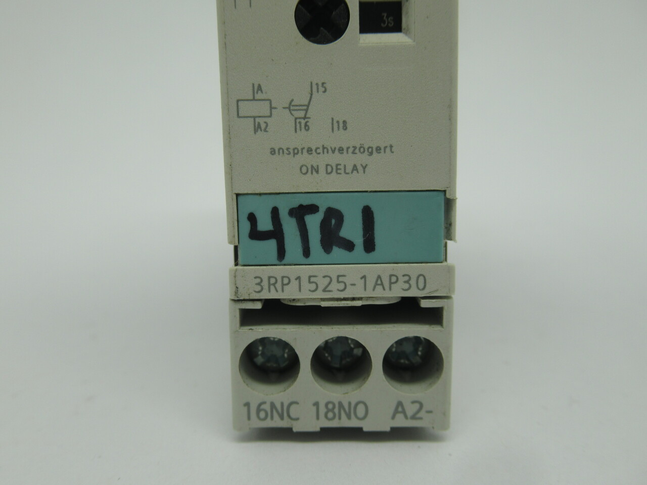 Siemens 3RP1525-1AP30 Timing Relay 24V 200-240VAC USED