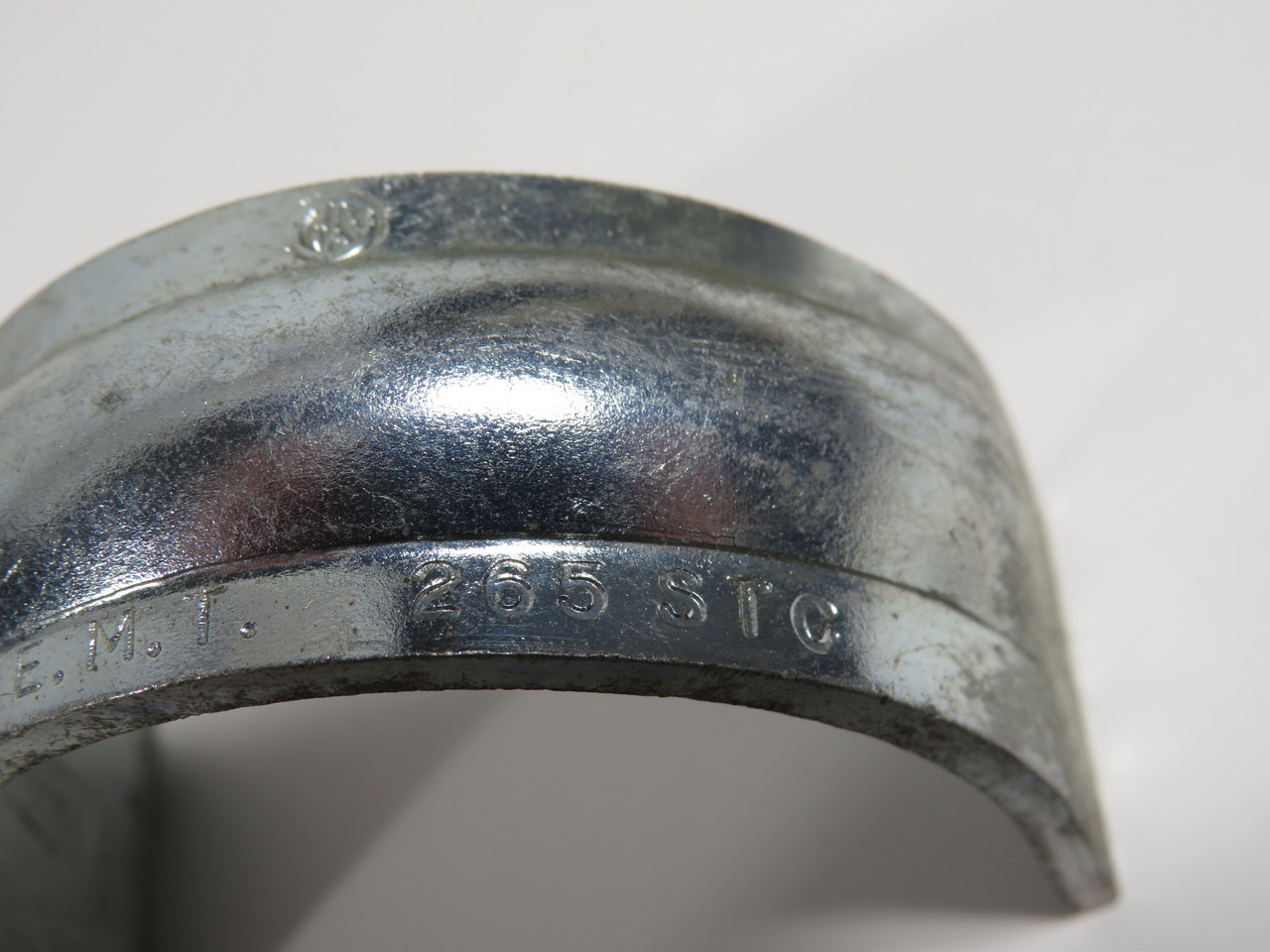 Efcor 265-STC 1-Hole EMT Conduit Strap 2" Lot of 8 USED