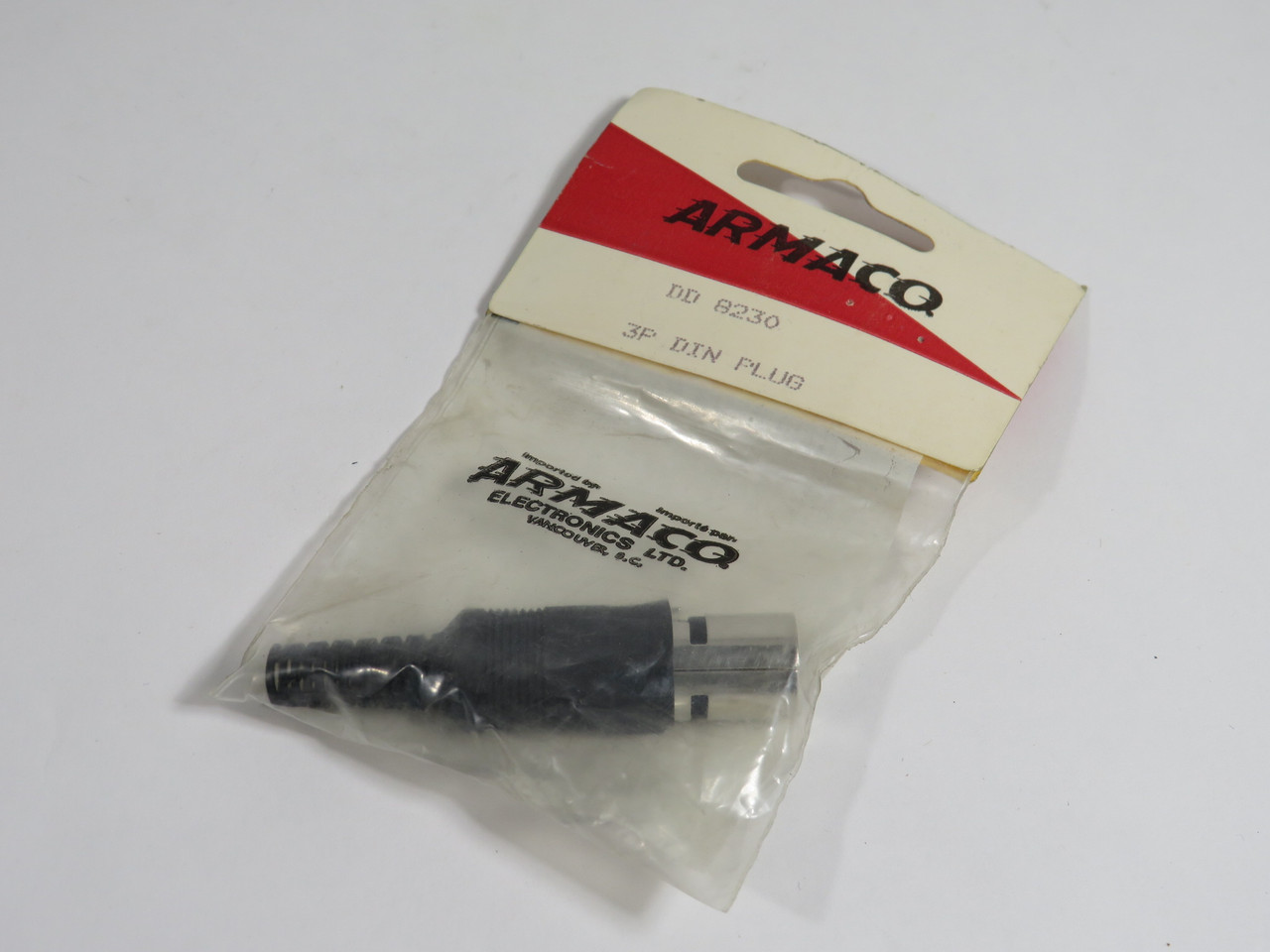 Armaco DD-8230 3-Pin DIN Plug NWB