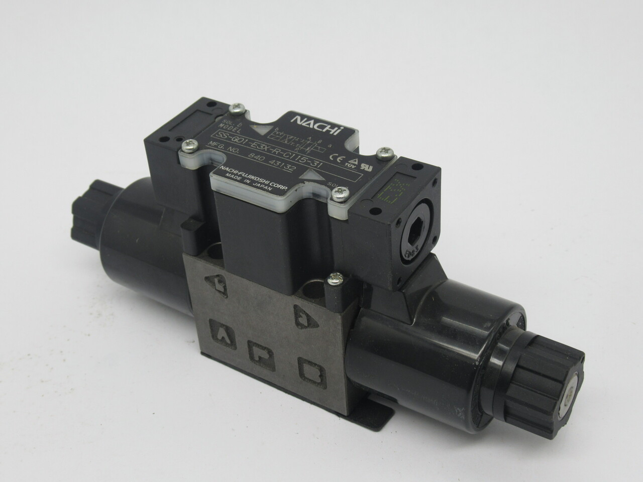 Nachi SS-G01-E3X-R-C115-31 Solenoid Directional Control Valve 115VAC/60Hz USED