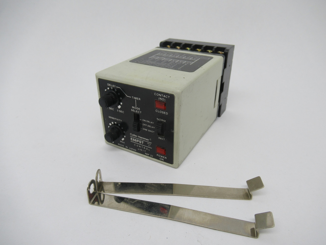 Cutler-Hammer E66PST Control Unit Delay Timer 0.1-5sec 250VAC 3A 12 pin USED