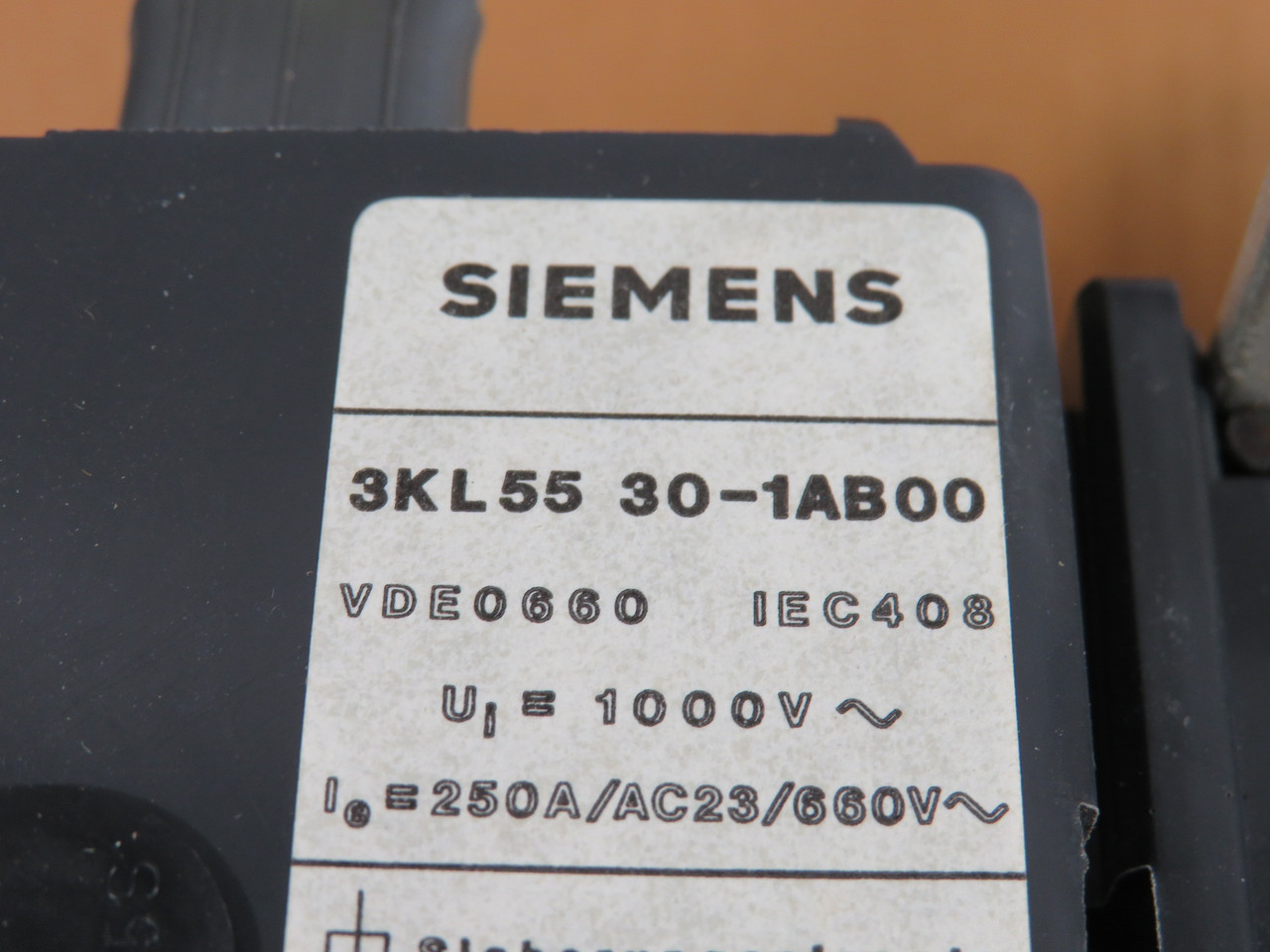 Siemens 3KL5530-1AB00 Fusible Disconnect Switch 250A 660/1000V *Dmg'd Box* NEW
