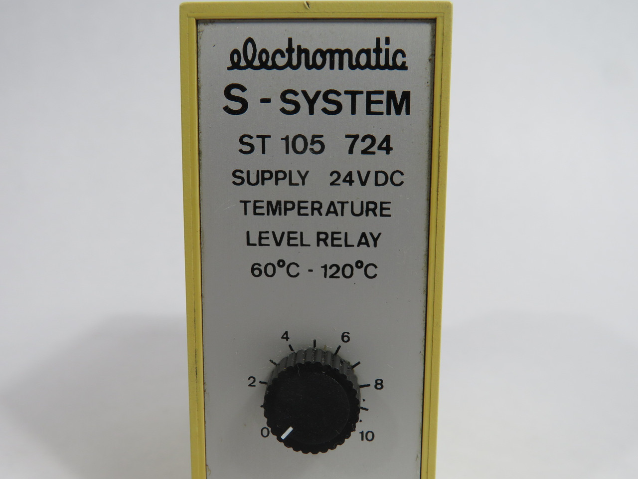 Electromatic ST105724 Level Relay 0-10 24VDC 60-120°C *Cosmetic Damage* USED
