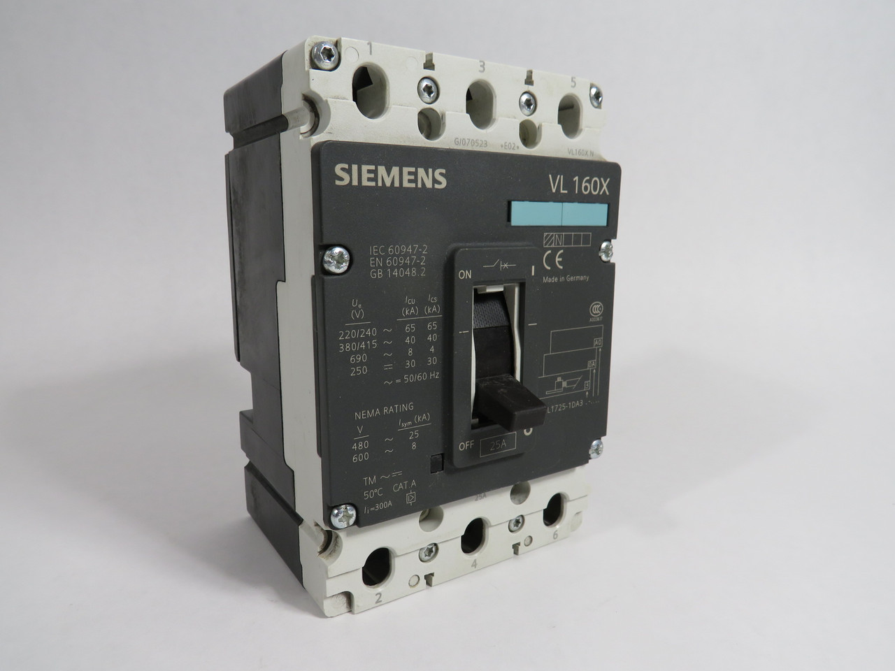 Siemens 3VL1725-1DA33-0AA0 Circuit Breaker VL160X 25A 600V 3-Pole USED