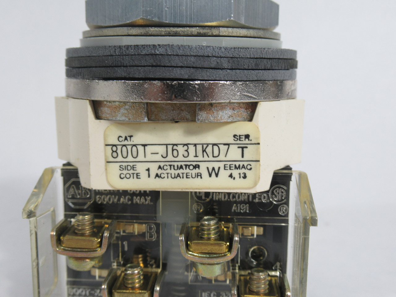 Allen-Bradley 800T-J631KD7B Keyed Selector Switch Ser. T 3-Pos 2NC 2NO NEW