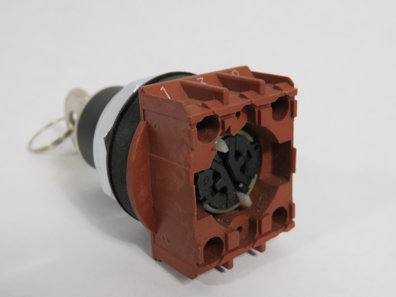 Siemens 3SB1100-4QA51 Keyed Selector Switch I-O-II Momentary C/W Key NOP