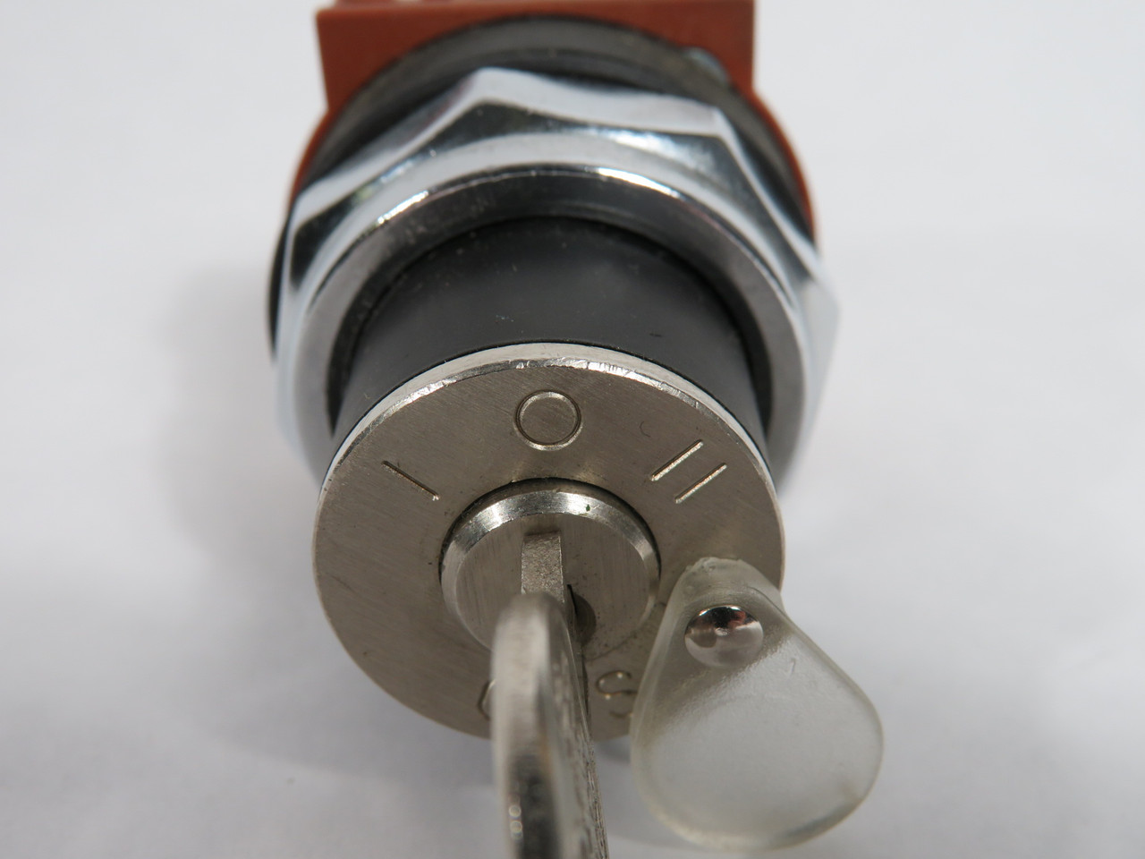 Siemens 3SB1100-4PA51 High Security Keyed Selector Switch I-O-II Momentary NOP
