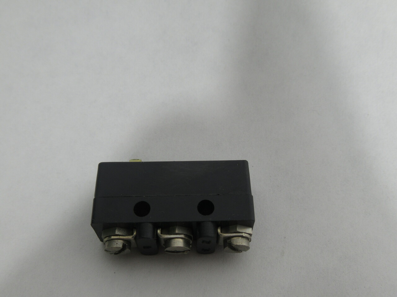 Generic B611 Mini Limit Switch 2A@250VAC .1A@250VDC USED