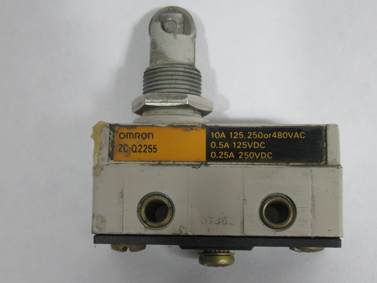 Omron ZC-Q2255 New Style Limit Switch 10A@125/250/480VAC .5A@125VDC USED