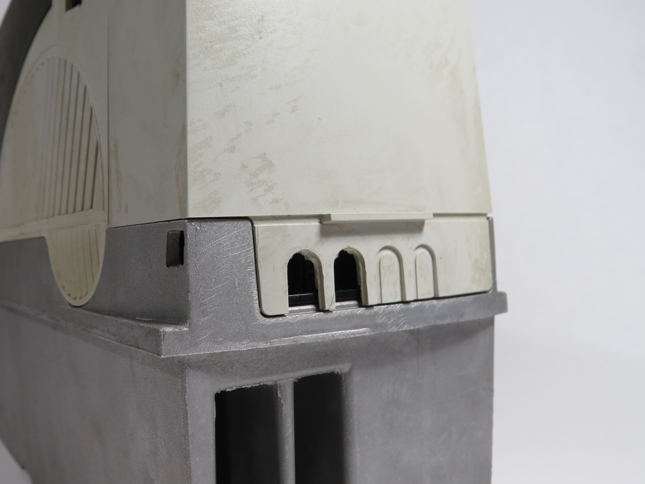 Control Techniques SP1405 Unidrive 5HP 3Ph 0-480V 7.6/8.8A *Cosmetic Dmg* USED