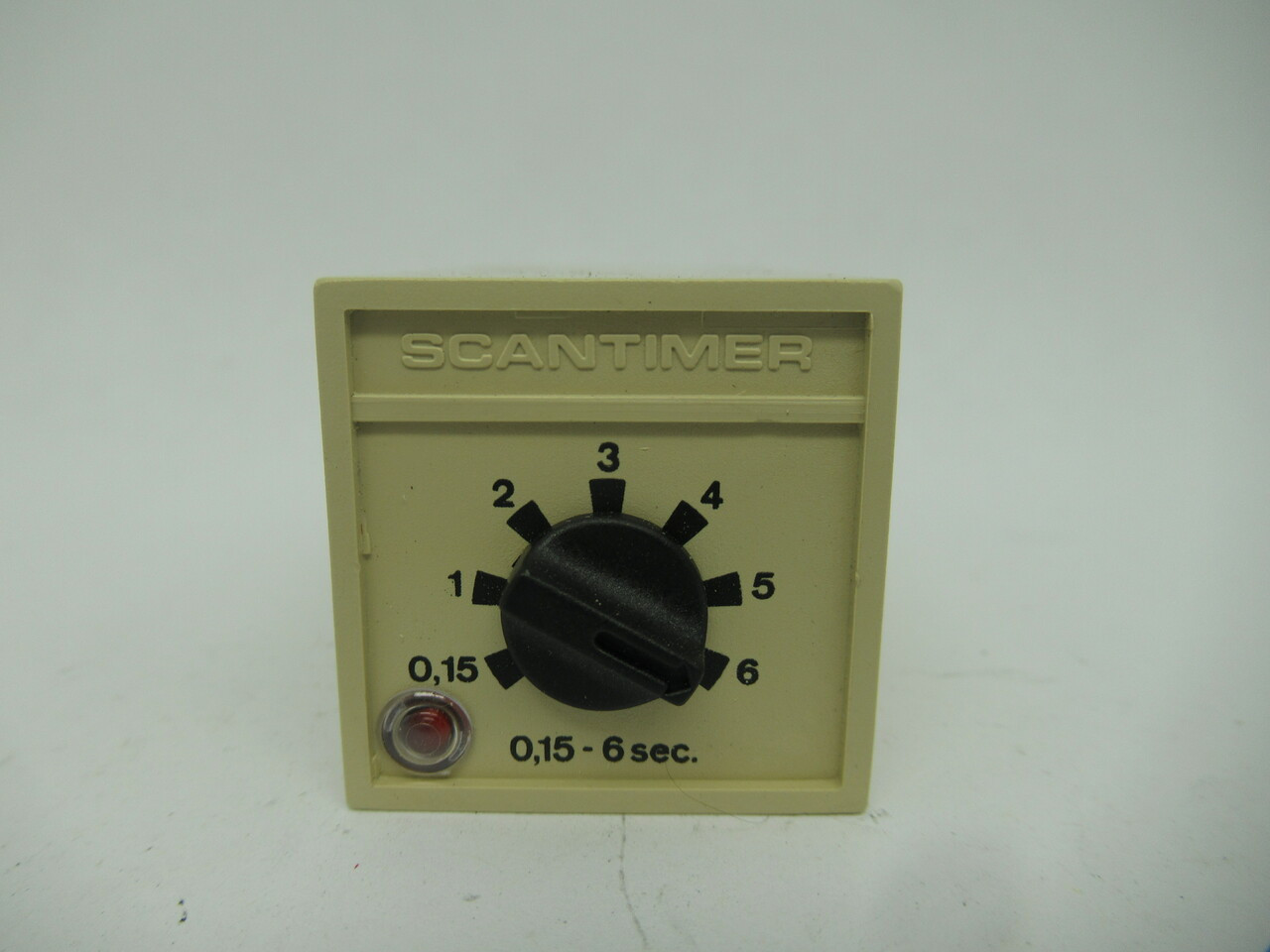 Carlo Gavazzi B208220006 Interval Scantimer .15-6Sec 5A 250V 8-Pin NEW