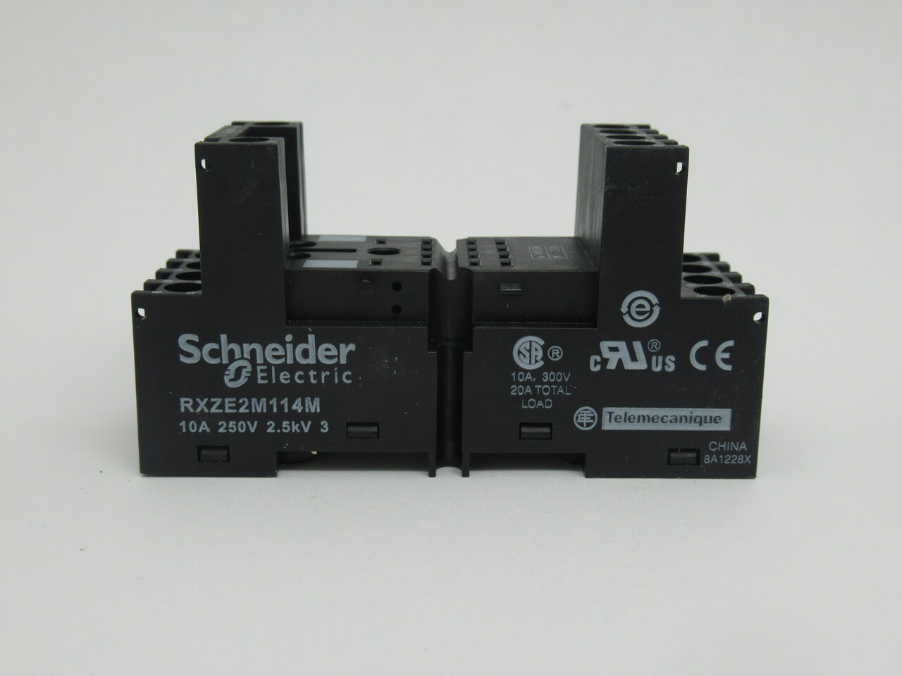 Schneider Electric RXZE2M114M Relay Socket 10A 250V 2.5kV 14 Blade NOP