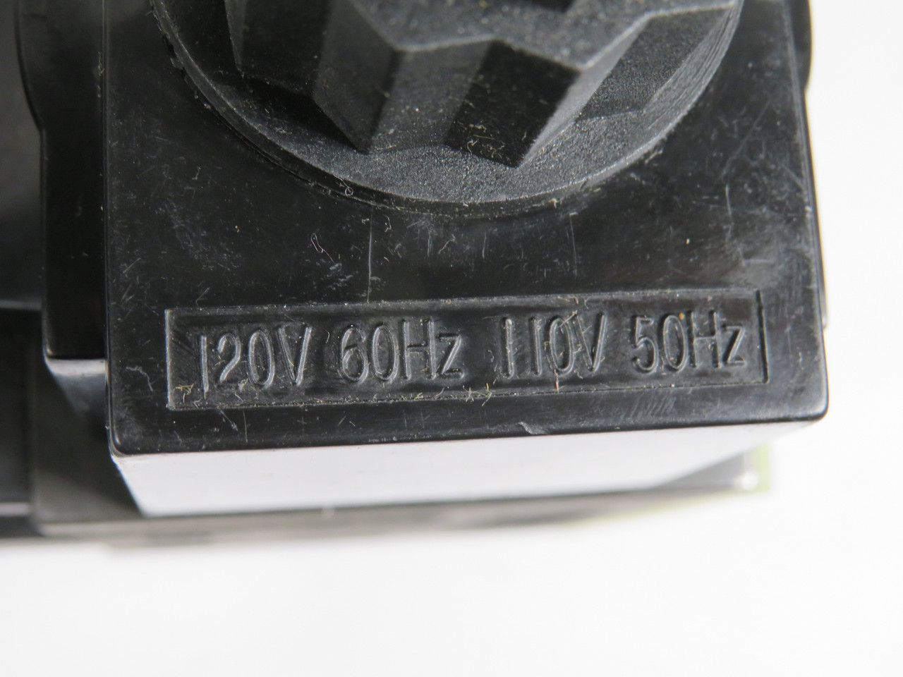 Control Technologies CS-G03-C2-A1 Directional Control Valve *Missing Screw* USED